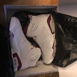 Air Jordan retro 6 Maroon OG Deadstock